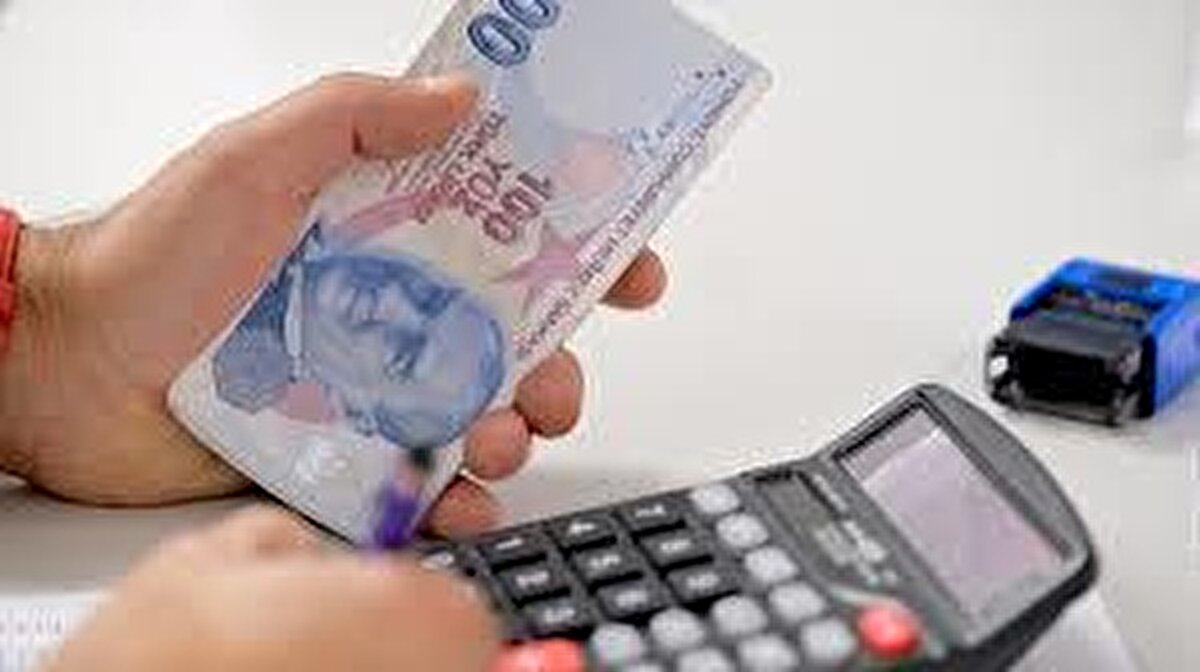 KDV, KURUMLAR VE DİĞER VERGİ İSTİSNALARI<br><br>UEFA organizasyonlarına KDV, gelir ve kurumlar vergisi istisnası (2026, 2027, 2032 organizasyonları için).<br><br>Kentsel Dönüşüm Başkanlığı'na borçlanma yetkisi verildi (%25 sınırlı).<br><br>İstanbul Sismik Risk Projesi KDV'den muaf (2035'e kadar).<br><br>Kurumlar Vergisi istisnası bazı dernek, vakıf ve okul gelirleri için 2035’e uzatıldı.