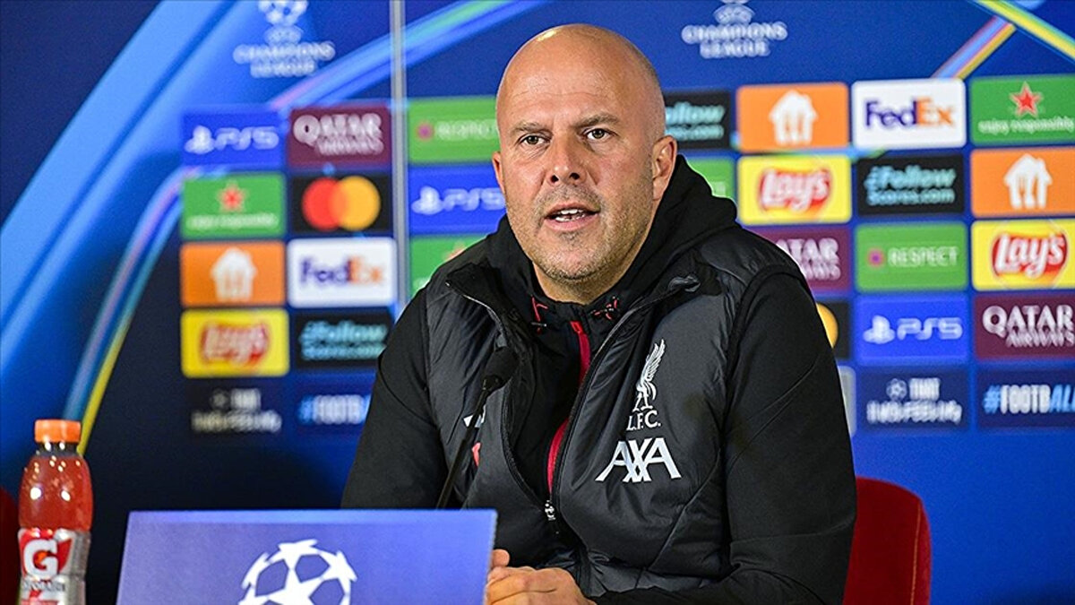 Galatasaray maçını hatırlattı<br><br>Liverpool yarın kendi evinde Manchester United'ı konuk edecek. Dev maç öncesinde Arne Slot basın toplantısında açıklamalarda bulundu. Tecrübeli çalıştırıcı, Chelsea maçı öncesi ve sonrasında olduğu gibi Galatasaray maçını hatırlattı.