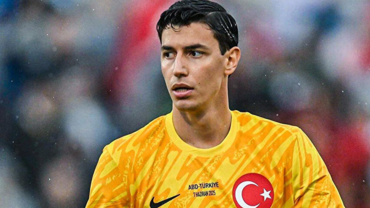 "Berke Özer'i anlamak için onunla konuştum"<br><br>Nantes ile oynanacak maç öncesi açıklamalarda bulunan Bruno Genesio, Berke Özer ile ilgili konuştu. 