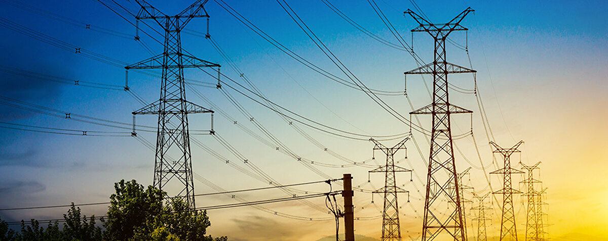 BEDAŞ'tan yapılan açıklamaya göre, planlı kesintilerin bazı bölgelerde 10 saate kadar sürmesi öngörülüyor. Kesintilerin temel amacı, şebeke güvenliğini ve elektrik altyapısının kalitesini artırmak. Kesintilerden Arnavutköy, Avcılar, Bağcılar, Bahçelievler, Küçükçekmece, Esenler başta olmak üzere Avrupa Yakası'ndaki geniş bir bölge etkilenecek.<br>