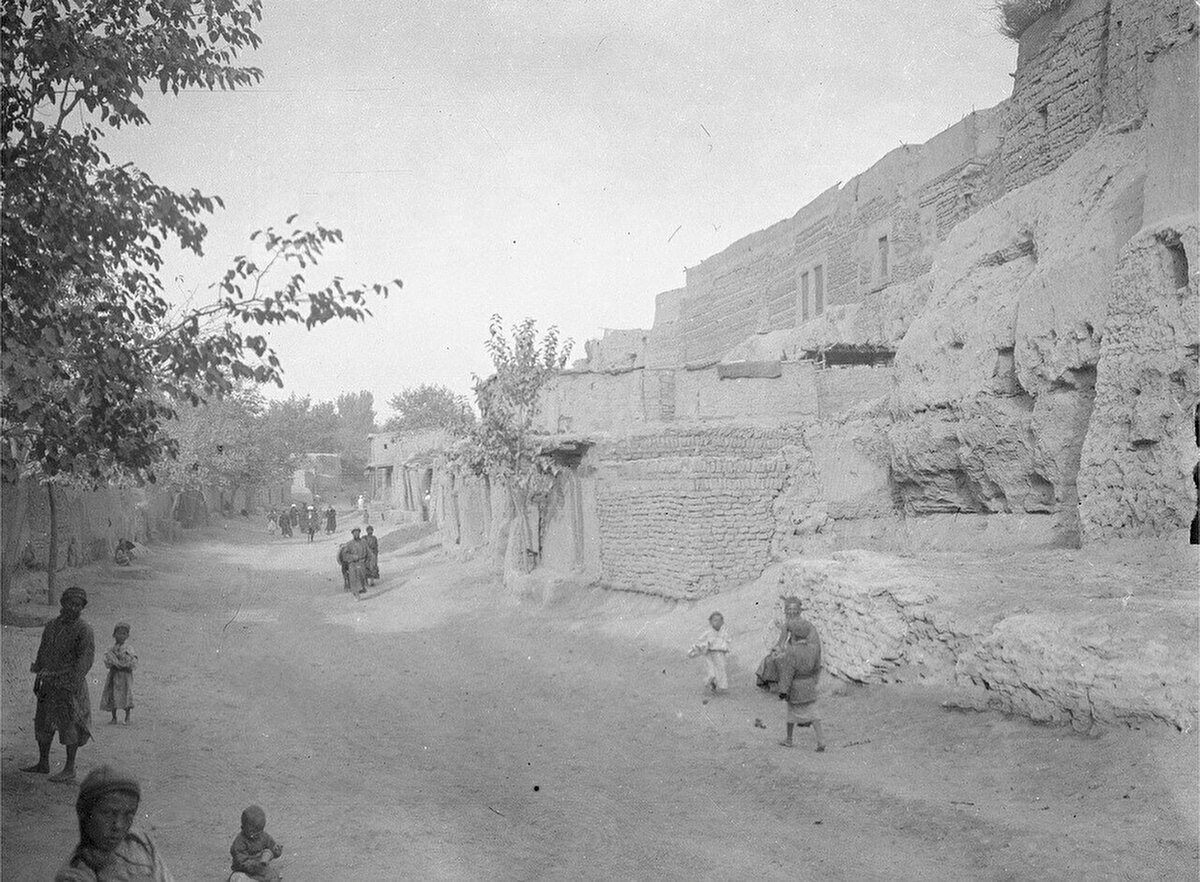 Kaşgar’da bir sokak, 1906-1908.