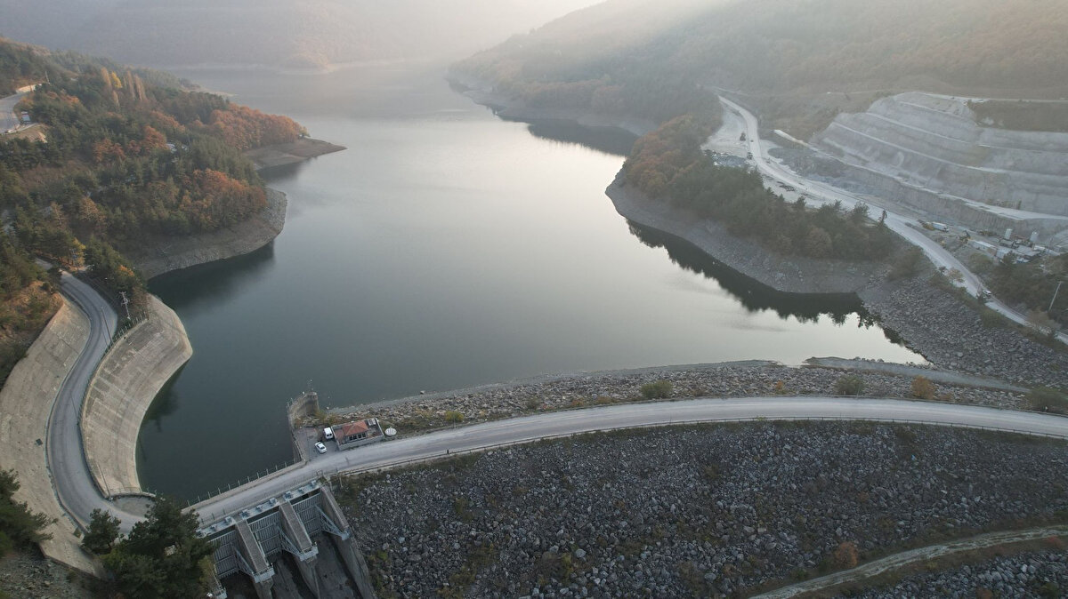 Bursa'nın 2 günlük suyu mu kaldı?<br>Sosyal medyada korkuya neden olan bir paylaşım yapıldı. "@HavaForum" adlı X hesabı, "Bursa'nın 2 günlük suyu kaldı" diyerek korkutan bir paylaşım yaptı.<br>