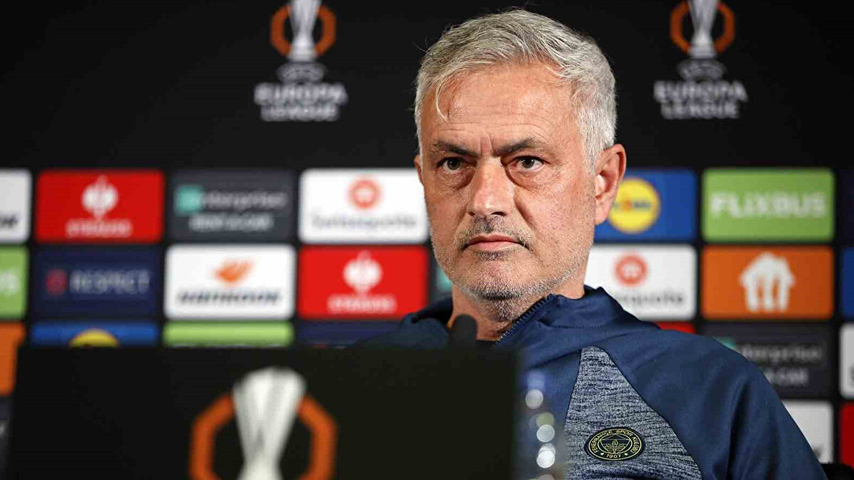 Yaşananlardan sonra Mourinho’nun antrenman programı ortaya çıktı. Paylaşılan antrenman programında çift idman planlandığının görünmesi, tartışmaların daha da başka bir hal almasına sebel oldu.