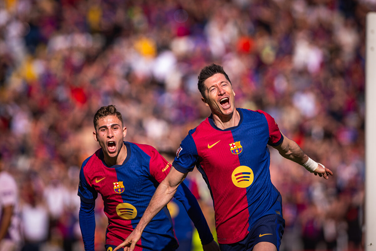 Muhtemel İlk 11'ler<br><br>Barcelona:Szczesny; Araujo, Martinez, Kounde, Martin; Gavi, Pedri, Fermin Lopez; Lamine Yamal, Eric Garcia, Lewandowski.<br>