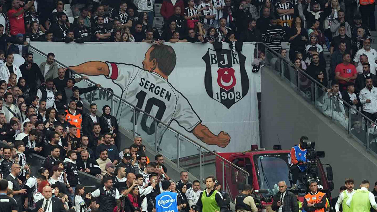Beşiktaş 1-0 öne geçtiği maçta galibiyeti koruyamadı ve Gençlerbirliği'ne evinde 2-1 yenildi. 