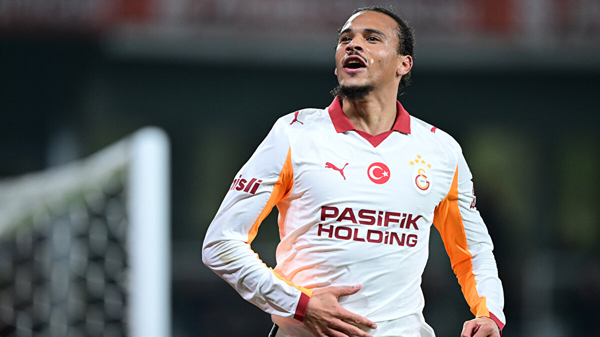 Milli araya kadar olan performansı tartışma konusu olan ve Liverpool ile Beşiktaş derbisinde yedek kalan Sane, milli aradan sonra Başakşehir maçında ise adeta coştu.