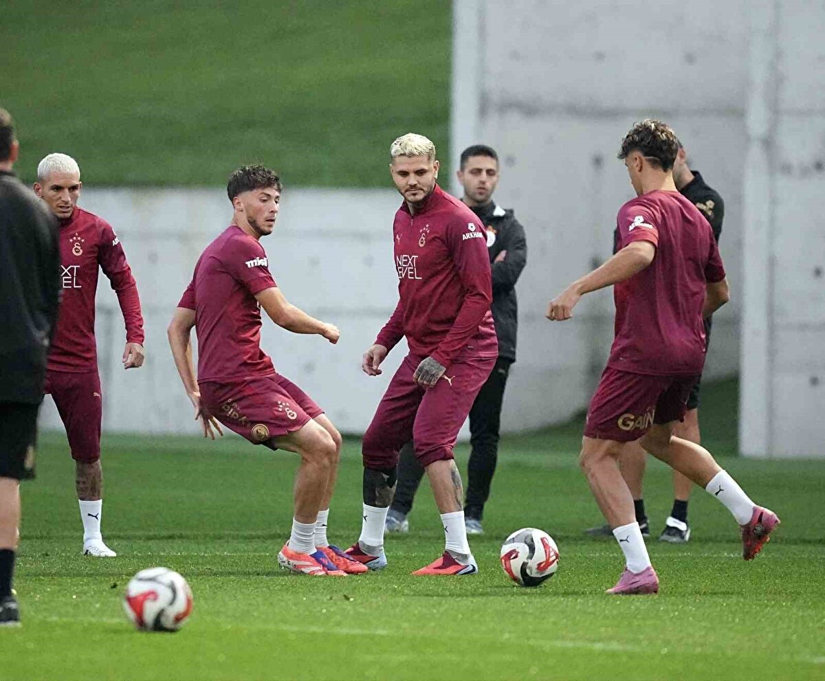 Stoper mevkiinde Kaan Ayhan'ın forma giymesi bekleniyor. Bir diğer eksik Wilfried Singo. Singo da Beşiktaş derbisinde sakatlanarak oyundan ayrılmıştı. Fildişi Sahilli oyuncunun 2-3 hafta sahalardan uzak kalacağı tahmin ediliyor.