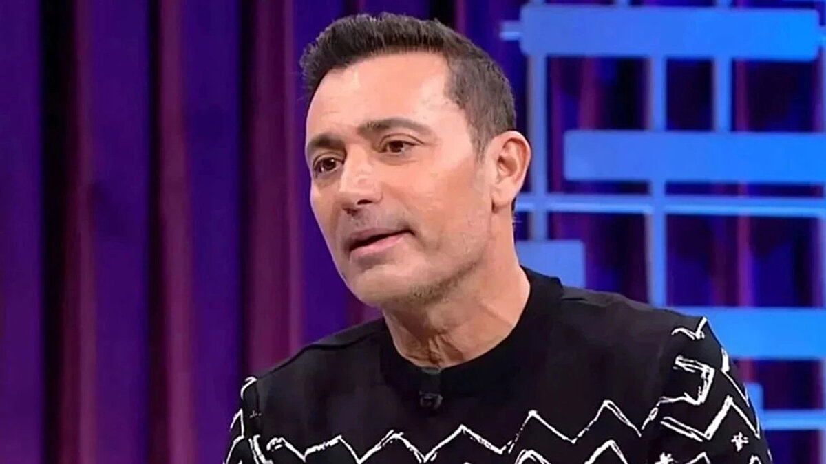 İngiltere Sanat Konseyi’nin, Sandal için düzenlediği resmi belgede; sanatçının dünya çapında elde ettiği başarılar, ödüller, sekiz dile çevrilen şarkıları ve 24 ülkede liste başı olan besteleri vurgulandı. Belgede ayrıca Mustafa Sandal’ın uluslararası kültürel etkileşime katkı sunduğu belirtilerek, İngiliz sanat kurumlarıyla iş birliği yapabilecek sanatçılar arasında gösterildi.