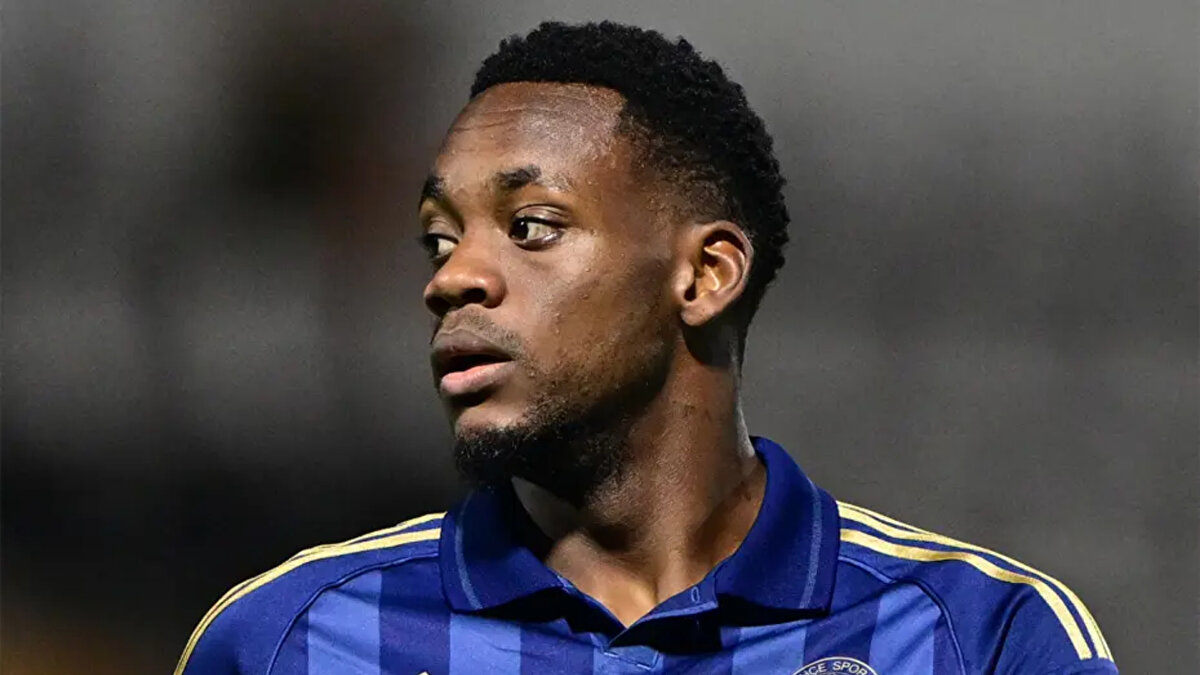 İNGİLTERE PREMIER LİG'DEN TEKLİF<br><br>Sezon sonunda Al-Nassr'a dönecek olan Jhon Duran'ın taliplerinin olduğu ve şimdiden İngiltere Premier Lig'den teklif aldığı haber detayında yer aldı.