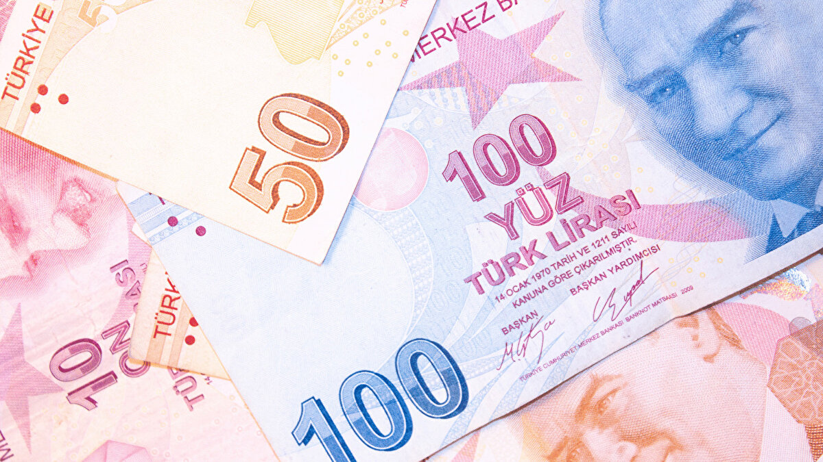 Yine bir takım farklı alanlarda kolay bir şekilde bir takım ek avantajlardan yararlanma gibi meselelerden de faydalanıyorsunuz. Dolayısıyla özellikle dediğim gibi son dönemde bu kamu bankalarının el artırması özel bankalardaki rekabeti hepten artırdı.