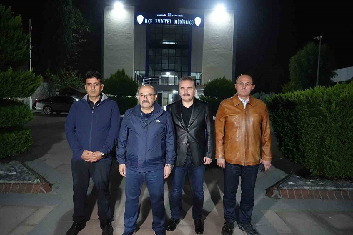 Meydana gelen saldırıda hayatını kaybeden 2 vatandaş ile hayatına kaybeden saldırgan ve ikisi polis 5 yaralının kimlikleri açıklanmadı.