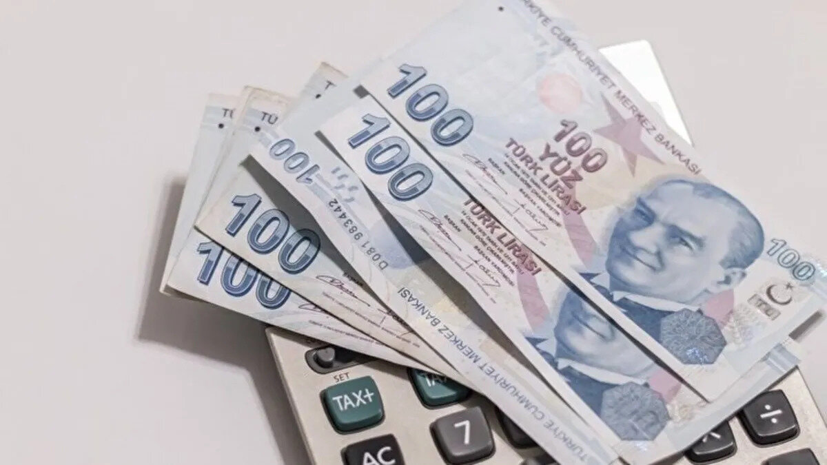 Sendikanın talepleri bununla da sınırlı değil:<br><br>Promosyon istemeyen personele 600 bin TL'ye kadar sıfır faizli kredi imkanı sunulması.<br><br>İhale şartnamesine 164 bin 400 TL taban fiyat eklenmesi.