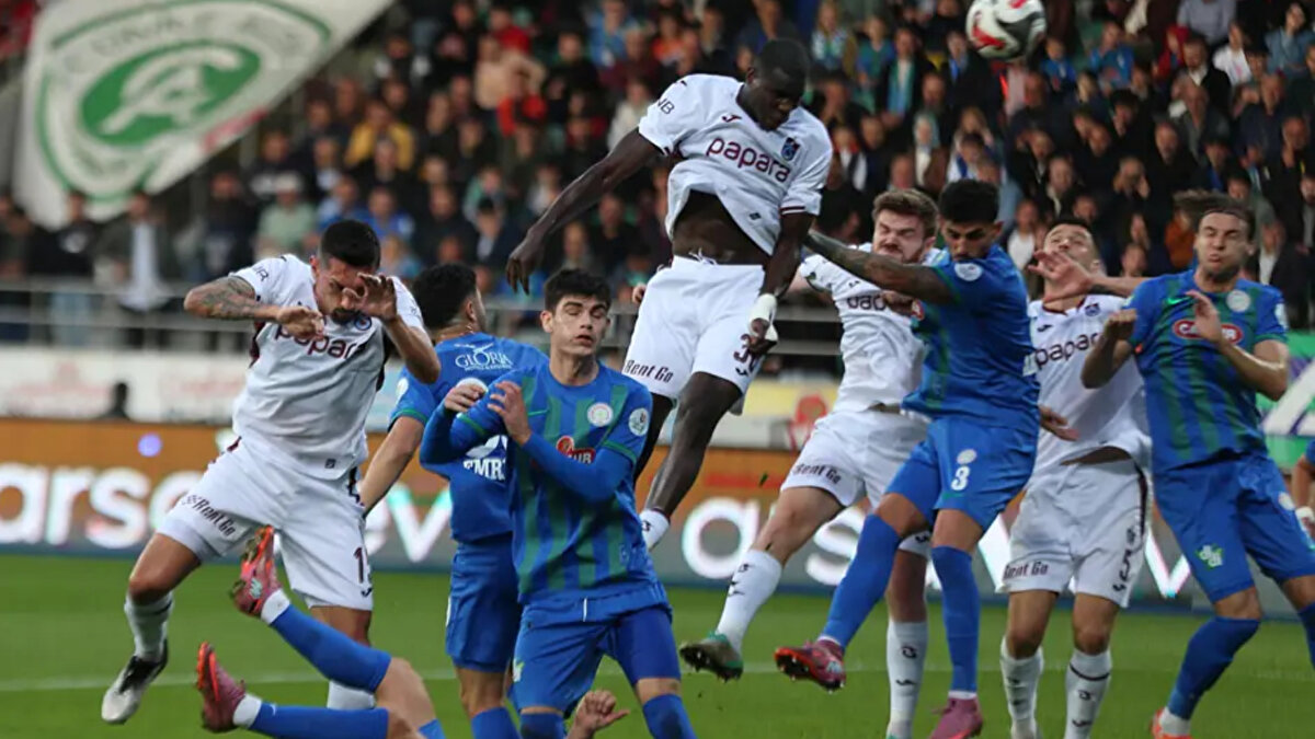 Çaykur Rizespor, "Karadeniz derbisi"nde konuk ettiği Trabzonspor'a 2-1 mağlup oldu. Müsabaka sonrası Çaykur Rizespor hakem yönetimine büyük tepki gösterdi.