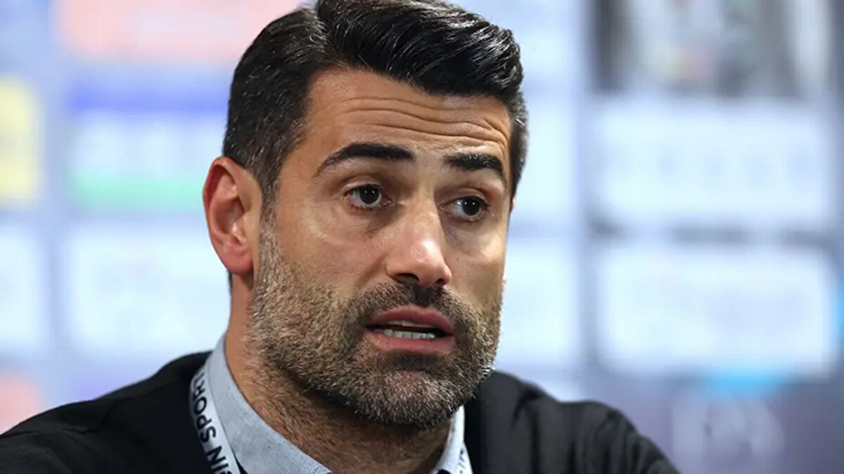 GALATASARAY'IN FİKSTÜRÜ<br><br>Galatasaray'ın fikstürüne değinen Demirel, "Galatasaray önümüzdeki iki haftada içeride oynuyor. Kocaeli'ye gidiyor. Gençlerbirliği ve Fenerbahçe... 5 haftada çok farklı şeyler olabilir" dedi.