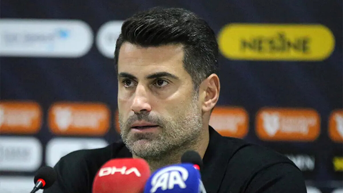 BAŞAKŞEHİR AÇIKLAMALARI<br><br>Başakşehir'in Galatasaray'a karşılık veremediğini söyleyen Volkan Demirel, "Başakşehir'in kadro yapısı, maçın orada olması ve Galatasaray'ın rotasyonlu bir kadro çıkması nedeniyle "Galatasaray sorun yaşar mı?" diye düşündüm ama Başakşehir, Galatasaray'a karşı bir varlık gösteremedi. Başakşehir bugün biraz daha puan alma oyununu oynadı gibi geldi" şeklinde konuştu.