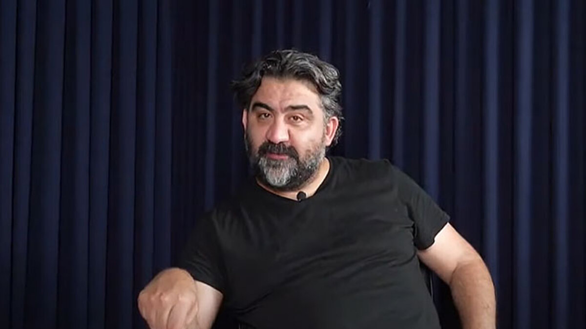 "UĞURCAN ÇAKIR, MUSLERA'DAN SONRA ORAYI HİÇ DOLDURMUYOR"<br><br>"Uğurcan Çakır'ı çok beğendiğimi bin kere söylemişimdir ama Muslera'dan sonra orayı hiç doldurmuyor. Muslera topu oyuna öyle bir sokuyordu ki rakibi oyundan düşürüyordu."