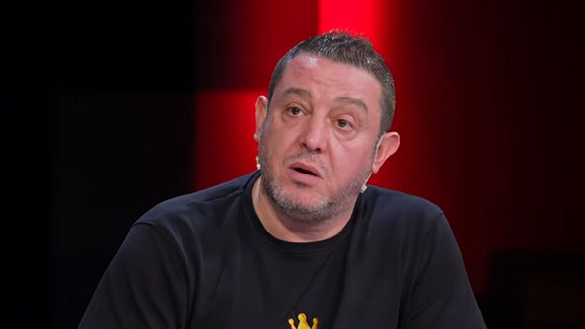 “Taraftara rahat maç izletmiyor”<br><br>“İkinci yarıda Karagümrük'te bir oyuna girdi. Şut atan oyuncuya bayılıyorum. Cristiano Ronaldo misali ceza sahası dışından her yerden şut atıyor, biri direkten döndü. Taçı asist yapar gibi kullandı. Fenerbahçe taraftarı topa vurmasın istedi. Bu futbolcu grubu, taraftara rahat maç izletmiyor. Yok abi, Fenerbahçeli taraftarlara rahat maç izlemek yok. Nabız 200'e çıkacak, çıkmadan olmaz!”