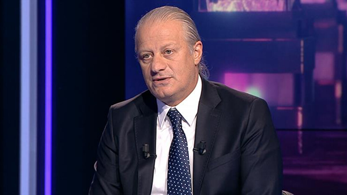 Barış Alper'in artık tüm konsantrasyonunu Galatasaray'a vermesi gerektiğini aktaran Kerimoğlu, "Gitmek istediğin şeyin karşılığını alamadığında oyuncu bir yerden sonra -bizler de bozulduk zamanında- bozulabilir ama o günler bitti, kapandı. Sen buradasın. Artık yüzde 100'ünle sahada, o bildiğimiz Barış Alper'in neler yapabileceğini, neler yaptığını tekrar hatırlatabilmen... Çok fazla ekstraya girmeye de gerek yok bu oyunda" diyerek sözlerini tamamladı.<br><br>