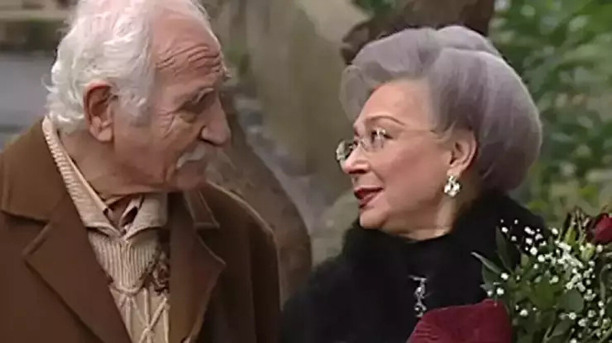 Güzelbeyoğlu'nun vefatının ardından Hürriyet, "Yabancı Damat" setinden kareler yayınladı. İşte o fotoğraflar...