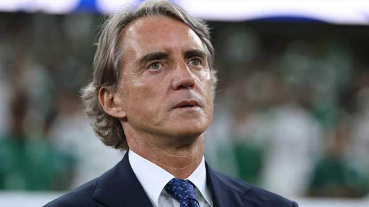 TUDOR'UN YERİNE 4 ADAY<br><br>Yine İtalyan basınında yer alan haberlerde şimdiden Igor Tudor'un yerine 4 aday belirlendiği bildirildi. Serie A devinin adaylarının Roberto Mancini, Luciano Spalletti, Raffaele Palladino ve Thiago Motta olduğu aktarıldı.