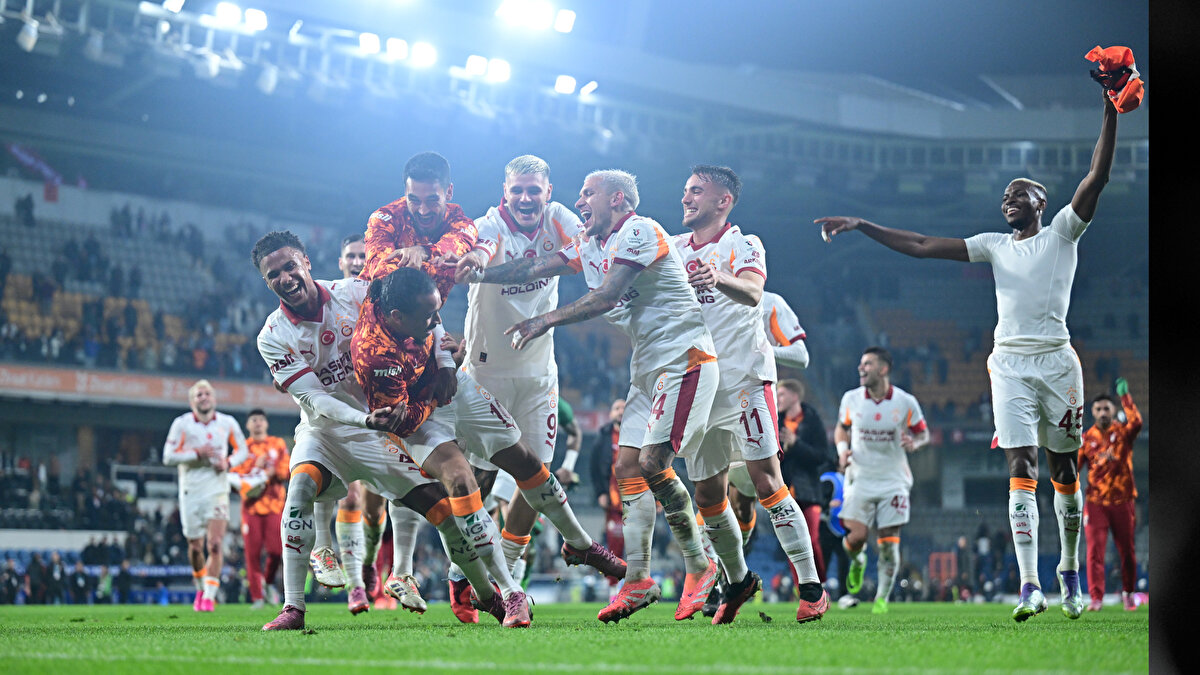 Sarı-kırmızılı takımın 2 golünü de kaydeden Leroy Sane galibiyetin mimarı oldu. 