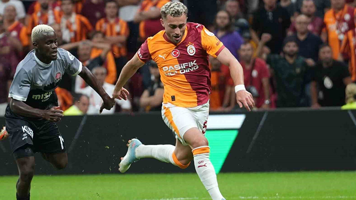 Transferi gerçekleşmeyen Barış Alper, kendisine gelen rekor maaşı kabul etmemiş ancak yönetim gitmesine izin vermemişti. 