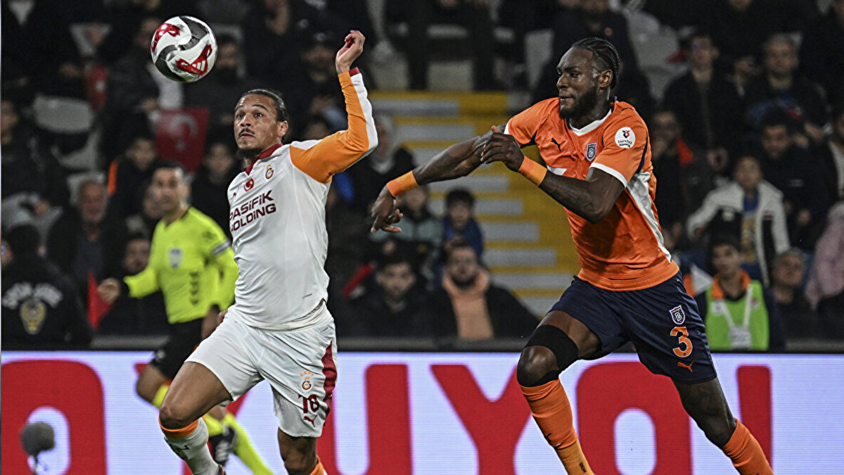 Konuyla ilgili Başakşehir'den yapılan açıklama şöyle:<br><br> <br><br>"Trendyol Süper Lig'in 9. haftasında Galatasaray ile sahamızda oynadığımız karşılaşmada müsabakanın hakemi Atilla Karaoğlan ve VAR hakemi Sarper Barış Saka'nın art niyetli yönetimi, Türk futbolu adına kaygı verici olan tabloyu bir kez daha gözler önüne sermiştir.