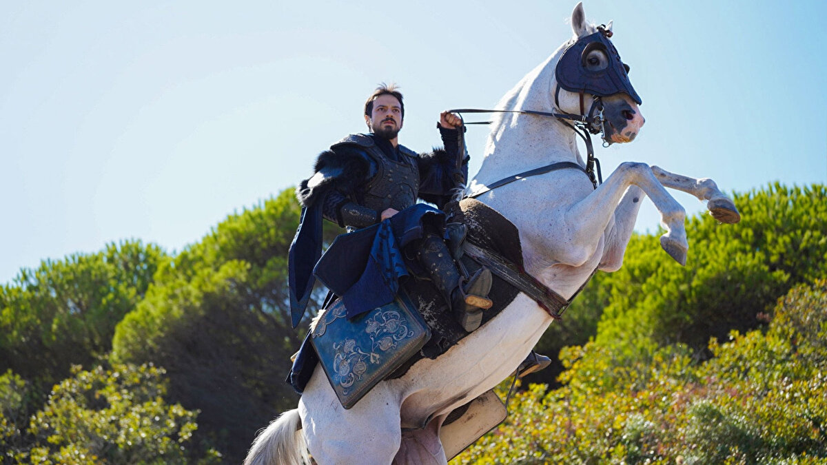 KURULUŞ ORHAN NE ZAMAN BAŞLAYACAK?<br><br>Kuruluş Orhan ismiyle seyirciyle buluşmaya hazırlanan dizinin yayın tarihi belli oldu. Yayın hayatına başlamadan 35 ülkeye birden satılan Kuruluş Orhan, 29 Ekim tarihinde seyircisiyle buluşmaya hazırlanıyor.