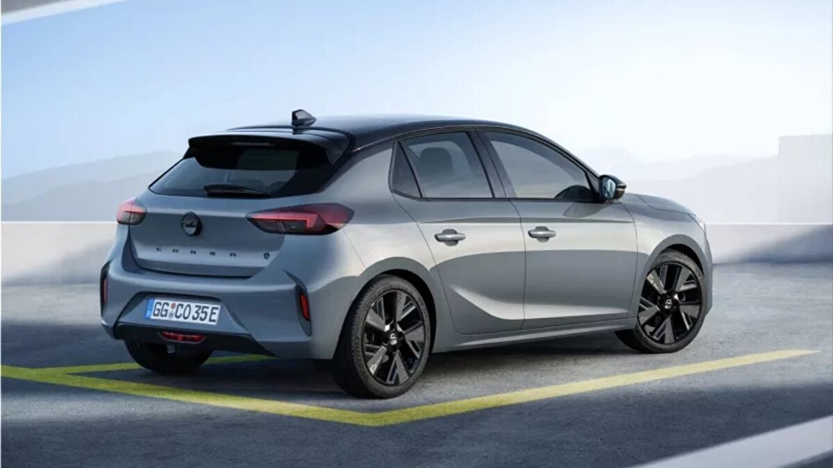 6-Opel Corsa - 1.2 100 HP MT6 Edition: 1.376.000 TL