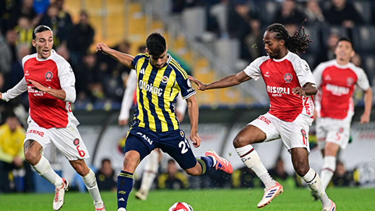 Bülent Yıldırım: Hakem çok uzak olduğu için yanıldı. Acayip kuvvetli bir basma. Bilek döndü. Hakem bunu görse kırmızı verse itiraz edecek bir kişi yok. İkinci sarı kart ve kırmızı kartta bir sorun yok.<br><br>