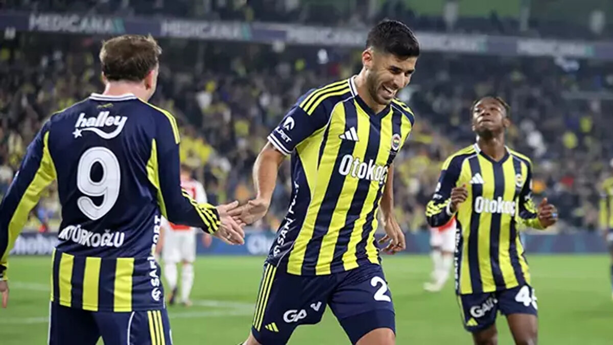 Süper Lig'in 9. haftasında Fenerbahçe, sahasında Fatih Karagümrük'ü 2-1 mağlup etti.