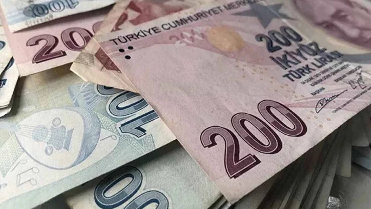 Eğer komisyon bu oranda bir artış yapmayı kararlaştırırsa buna göre yeni brüt asgari ücret 33 bin 417 liraya, net asgari ücret ise 28 bin 403 liraya çıkacak.