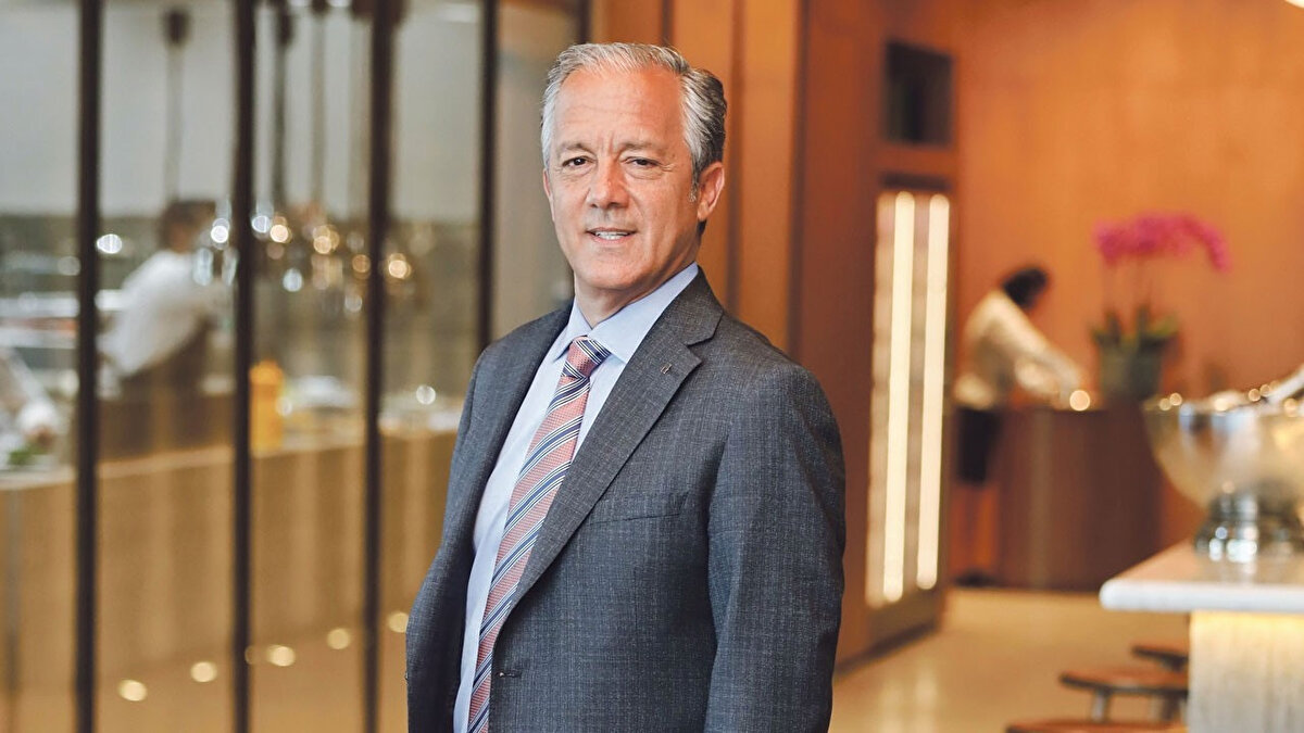 2002-2005 yılları arasında Koç Bilgi Grubu Pazarlama Direktörlüğü görevini üstlendi.<br><br>  