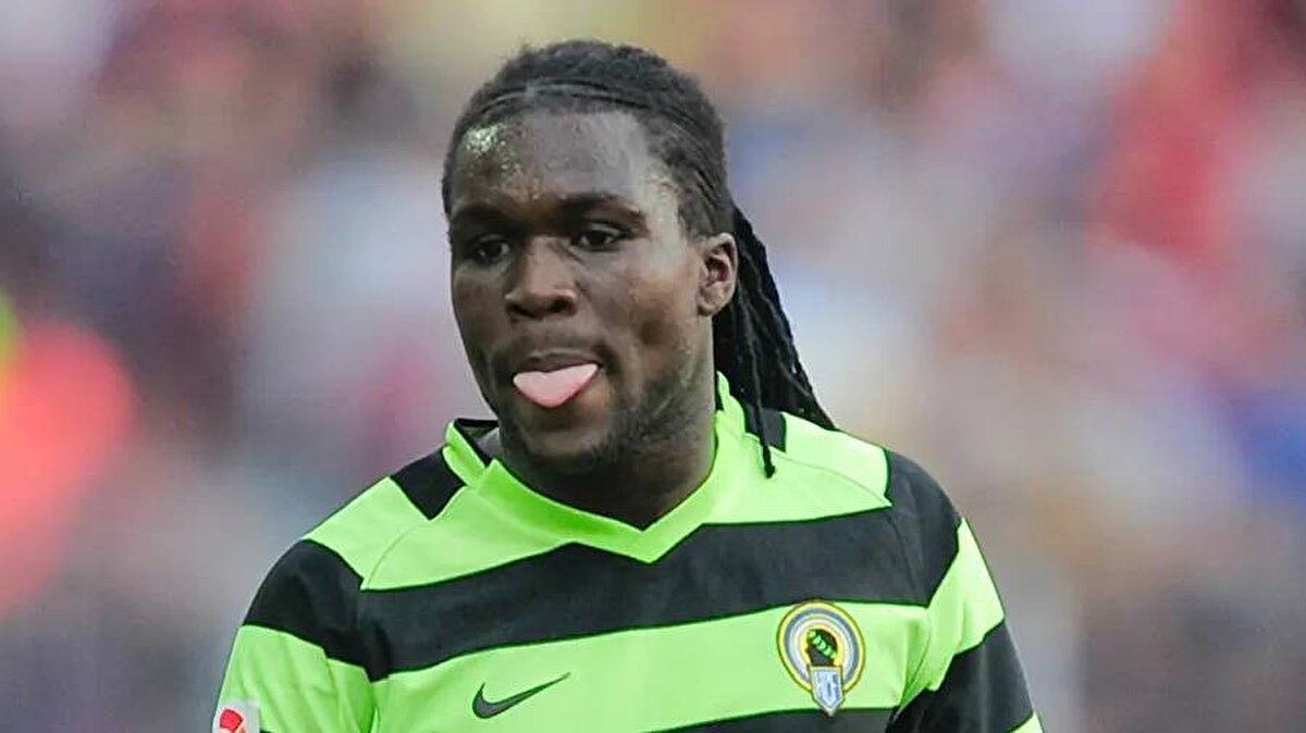  38 yaşındaki eski futbolcunun felç geçirdiği belirtildi.<br><br><br><br>