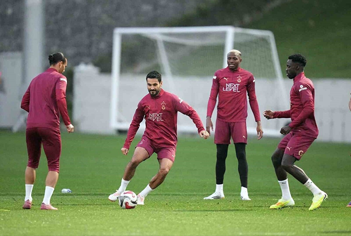 GALATASARAY MUHTEMEL 11<br>Uğurcan<br><br>Sallai<br><br>Sanchez<br><br>Abdülkerim<br><br>Jacobs<br><br>Torreira<br><br>Lemina<br><br>İlkay<br><br>Barış<br><br>Sane<br><br>Osimhen