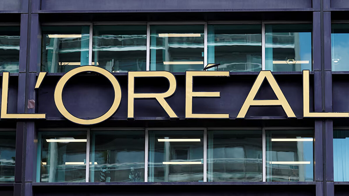 Kering, yeni CEO Luca de Meo liderliğinde, borç yükünü hafifletip Gucci, Balenciaga ve Bottega Veneta gibi çekirdek markalarına yeniden odaklanmayı planlıyor.