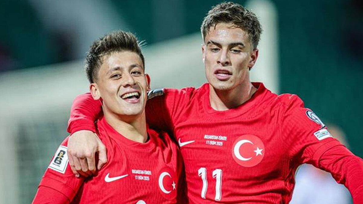 İspanyol teknik adam, Juventus’un güçlü bir takım olduğuna da dikkat çekti. <br><br>Alonso, "Juventus, geçmişte de şimdi de büyük bir takım. Çok iyi futbolcuları var. Bunlardan biri de Kenan Yıldız. Mükemmel bir evrim geçirdi. Onu tanıyorum. Ben Bayern'deyken o da oradaydı. Onun gelişimini görmekten çok memnunum." ifadelerini kullandı.