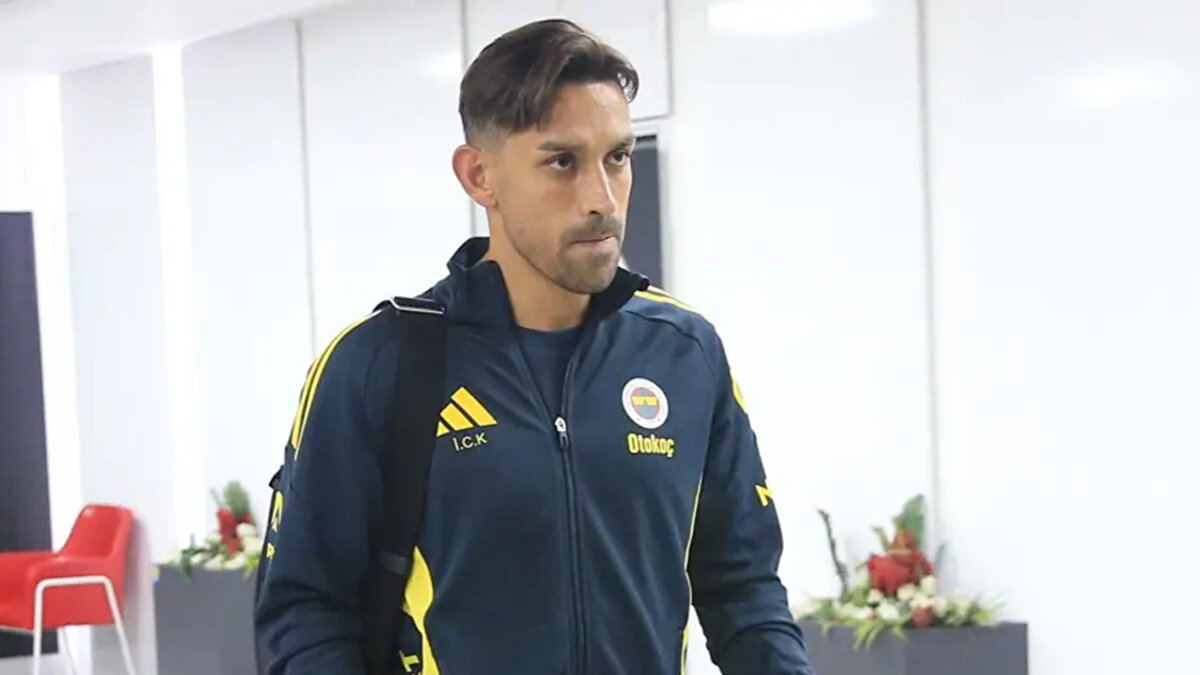 Fenerbahçe'de İrfan Can Kahveci ve Cenk Tosun, Samsunspor deplasmanında yaşanan olaylar sebebiyle kadro dışı bırakılmıştı.<br><br>