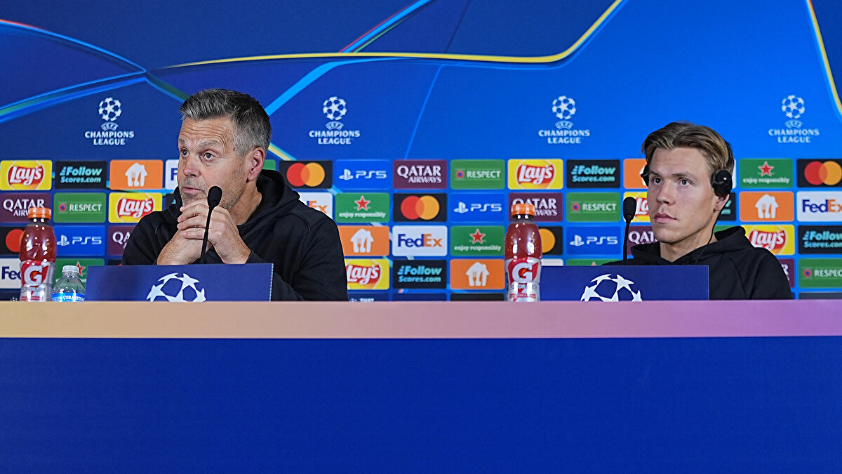 UEFA Şampiyonlar Ligi'nin 3. haftasında yarın Galatasaray'a konuk olacak Norveç temsilcisi Bodo/Glimt'in teknik direktörü Kjetil Knutsen, maç öncesinde açıklamalarda bulundu. Toplantıya sol kanat oyuncusu Jens Petter Hauge de katıldı.
