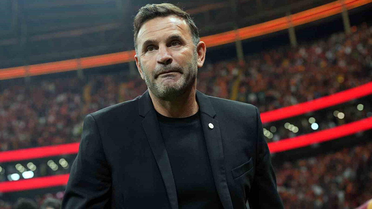 OKAN BURUK'TAN 2 İSME KESİK<br><br>Teknik direktör Okan Buruk, Başakşehir maçında efor sarf eden ve etksizi görülen Mauro Icardi'yi ve Yunus Akgün'ü yedek bırakacak. 