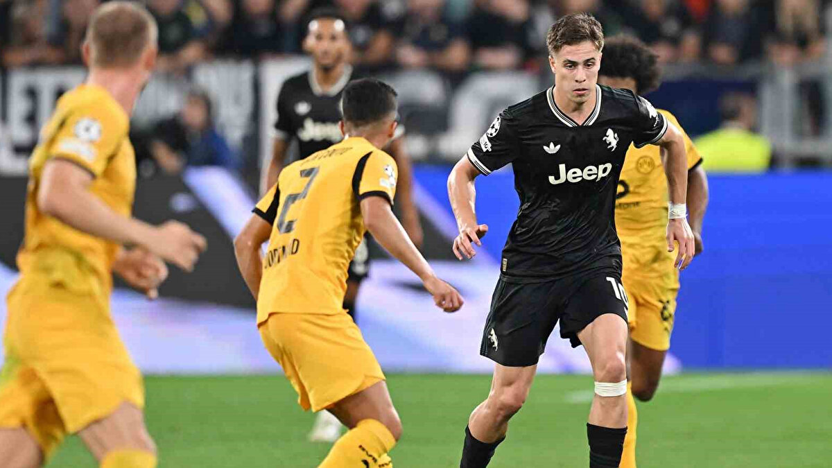 "İlk kez Real Madrid ile karşılaşacaksın ve bunu Santiago Bernabeu'da yapacaksın. Heyecanlı mısın?"<br><br>- Kenan Yıldız: “Evet, bu harika. Her çocuk o stadyumda oynamayı hayal eder. Bence dünyanın en güzel stadyumlarından biri ve şimdi orada oynayabilmek bir hayalin gerçekleşmesi gibi. Şampiyonlar Ligi'nde böyle bir kulüple karşılaşmak ise tek kelimeyle inanılmaz. Her şeyin yolunda gitmesini ve harika bir maç oynamayı umuyorum.”