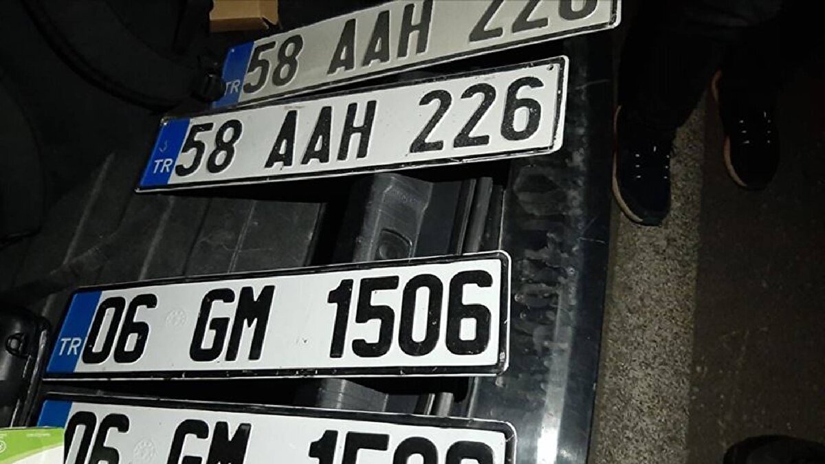 Uzmanlara göre, olası düzenlemenin hayata geçmesi halinde büyükşehir belediyesi sınırları dışında kalan ve ekonomik olarak kendi bölgesine yön veren bu ilçeler kısa sürede şehir statüsü kazanabilir. Yeni düzenlemenin detayları henüz açıklanmasa da, kulislerde plaka numaralarının bile hazırlandığı konuşuluyor.