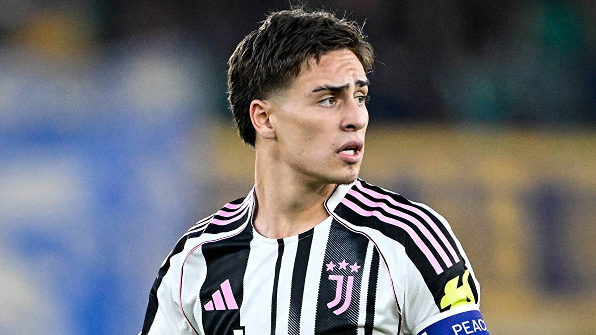 Genç yaşına rağmen Juventus'un kaptanlarından biri olmayı başaran Kenan Yıldız, Şampiyonlar Ligi'nde 2 maçta 1 gol ve 1 asist katkısı yaparken, ligde de 7 maçta 1 gol ve 3 asistle oynuyor.