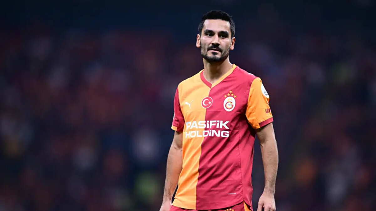 İLKAY BU MAÇLARDA YOK <br><br>Sahalardan yaklaşık olarak 1 ay uzak kalacak İlkay'ın, Göztepe, Trabzonspor ve Ajax maçlarında forma giyemeyeceği aktarıldı. 