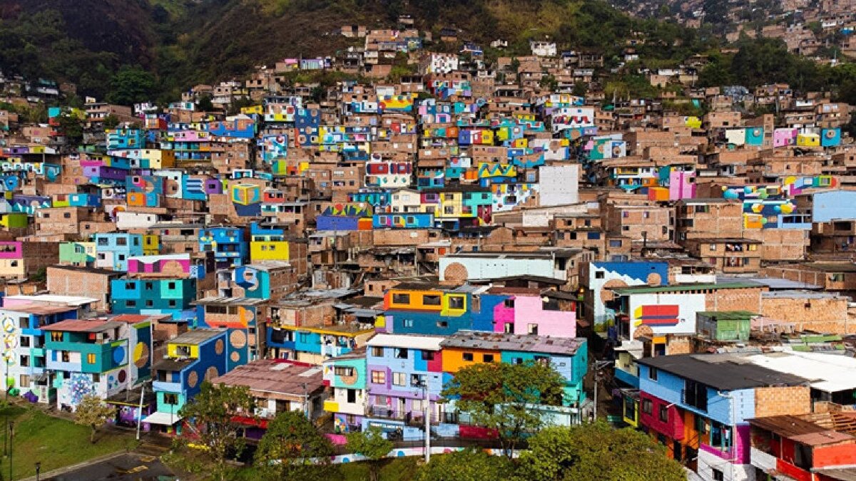 National Geographic, uluslararası editör ekibi ve kaşifleri tarafından seçilen "mutlaka görülmesi gereken 25 yer"in bulunduğu "2026 Dünyanın En İyileri" listesini yayınladı. ational Geographic dergisi, popüler turistik merkezler yerine kültürün, doğanın, sürdürülebilirliğin ve yaratıcılığın öne çıktığı yerlerin seçildiğini vurguladı.