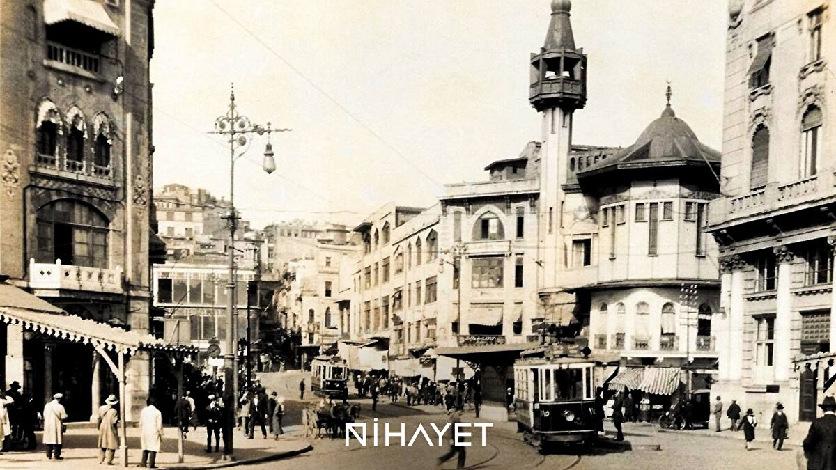 Goygoyculuk yapmak<br><br>Bu kullanım, Muharrem ayında kapı kapı dolaşarak ilahiler okuyup dilenen dilencilerden (goygoyculardan) geliyor