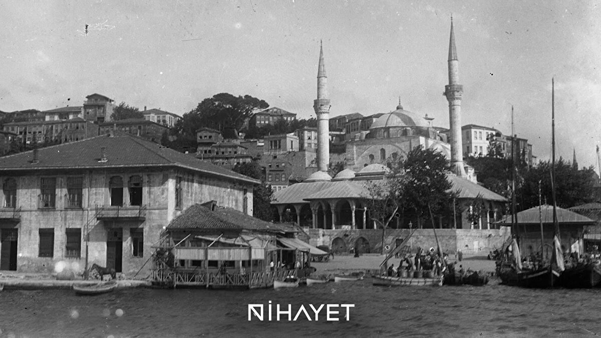 Üsküdar’da sabah oldu<br><br>Bu söz, Üsküdar'daki cami müezzinlerinin saraydan ihsan alabilmek için sabah ezanlarını Beşiktaş’tan önce okuma yarışından doğdu