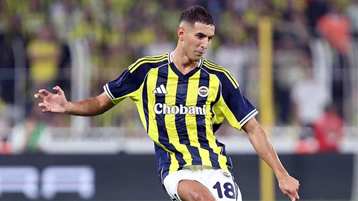 MERT MÜLDÜR DE UNUTULDU<br><br>Aynı zamanda Mourinho döneminde sağ bekin vazgeçilmez futbolcusu Mert Müldür de unutulan isimler arasında. Tedesco, göreve geldikten sonra milli futbolcuyu sadece 1 maçta ilk 11'de sahaya sürdü.