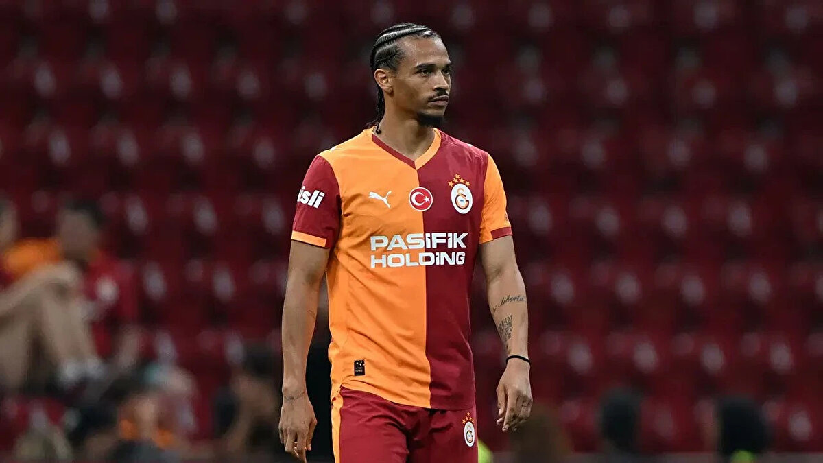 OKAN BURUK'UN TERCİHİ LEROY SANE<br><br>Buna göre Okan Buruk'un Bodo/Glimt maçı için son kararı Leroy Sane oldu. Yunus Akgün'ü yedek soyunduracak olan Buruk, maçın gidişatına göre milli futbolcuya ikinci yarıda şans verecek.