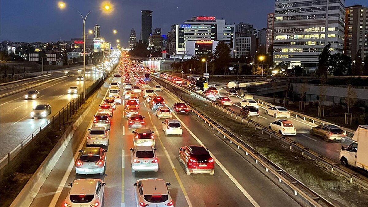 Fiyatlar ne kadar?<br><br>Yaklaşık olarak 2 bin lira seviyelerinden başlayıp kalite ve özelliklerine göre fiyatları artıyor.